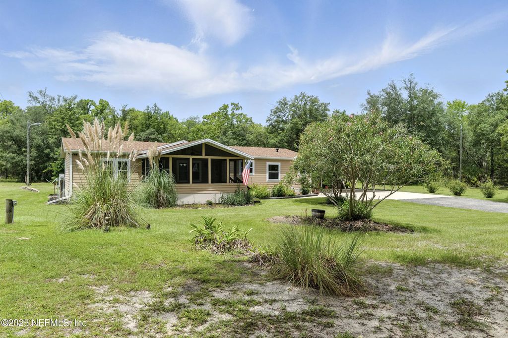 209 Thunder Road, Interlachen