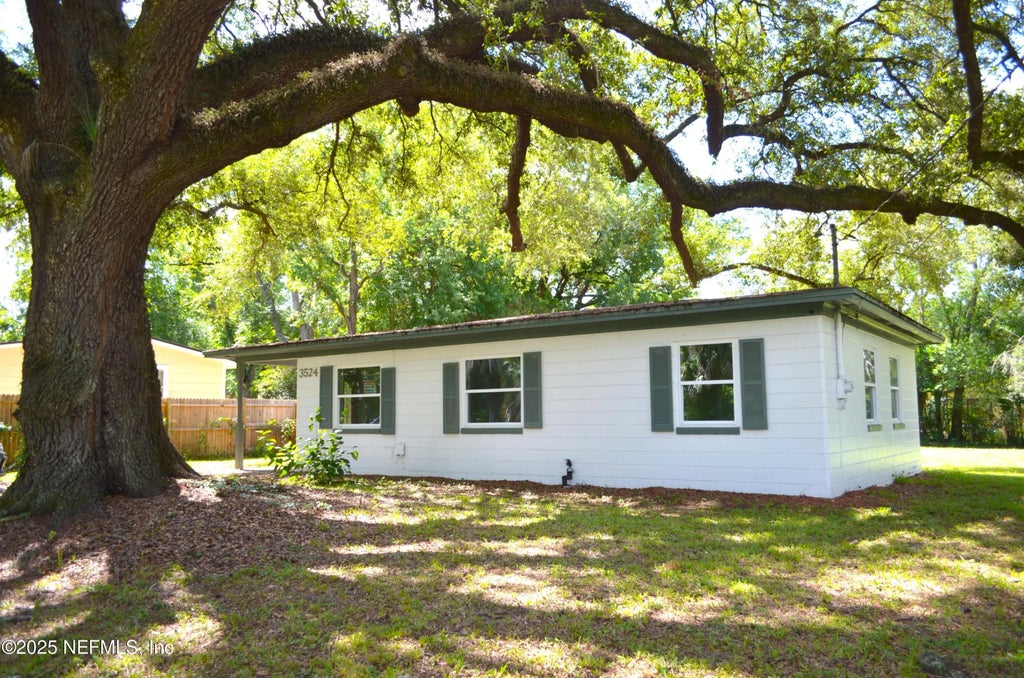 3524 Centerhill Drive N, Jacksonville