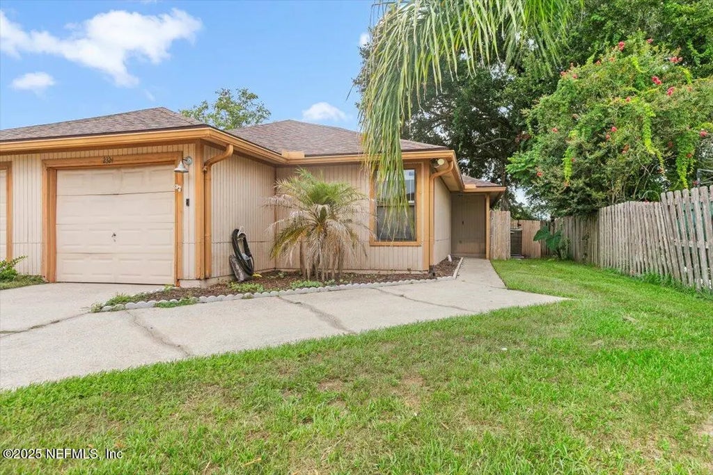 2324 Ironstone Drive E, Jacksonville