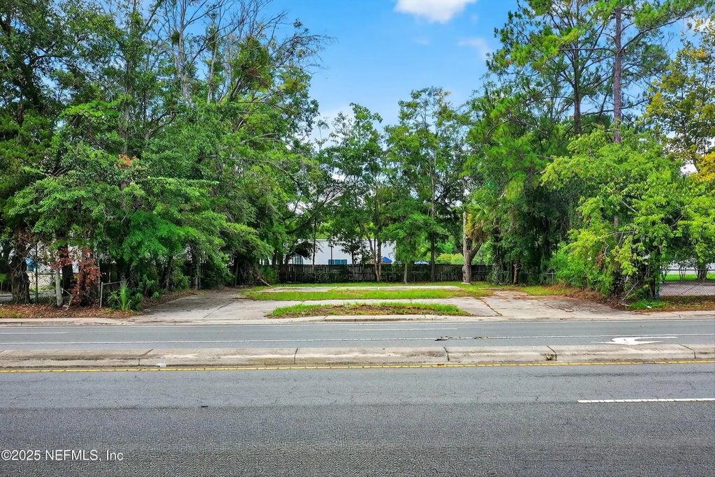 6346 Collins Road, Jacksonville