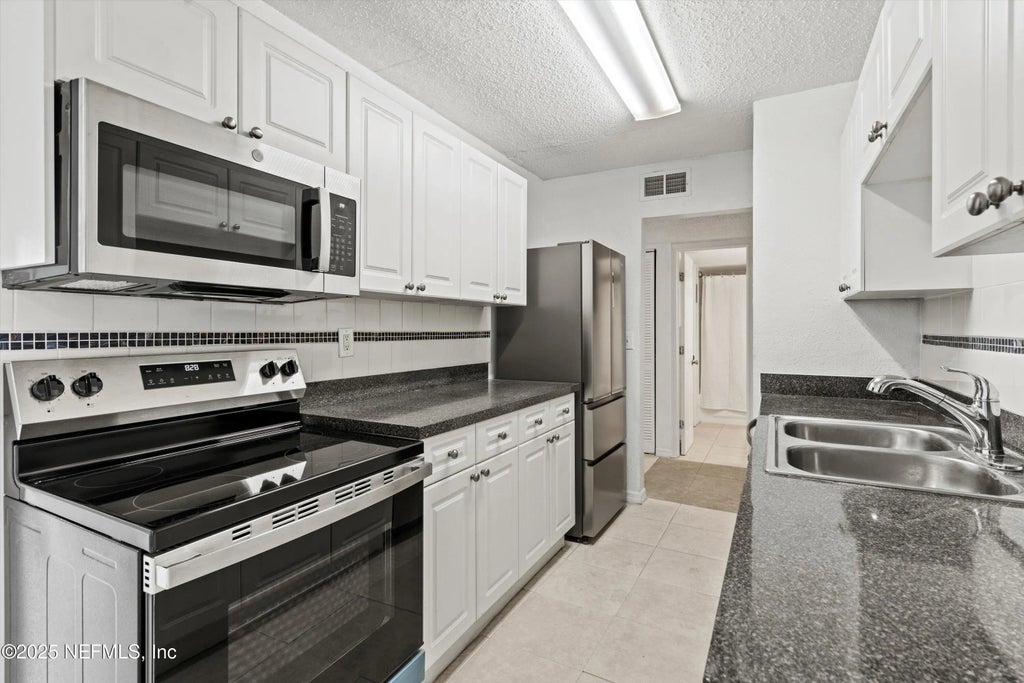 355 Monument Road 15 D1, Jacksonville