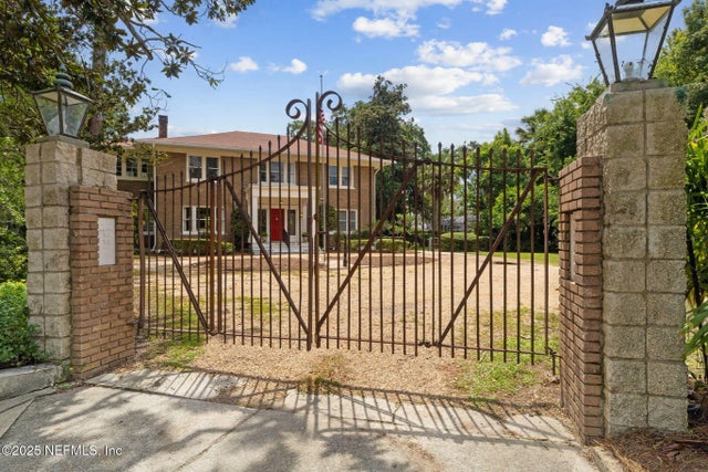 3030 St Johns Avenue, Jacksonville