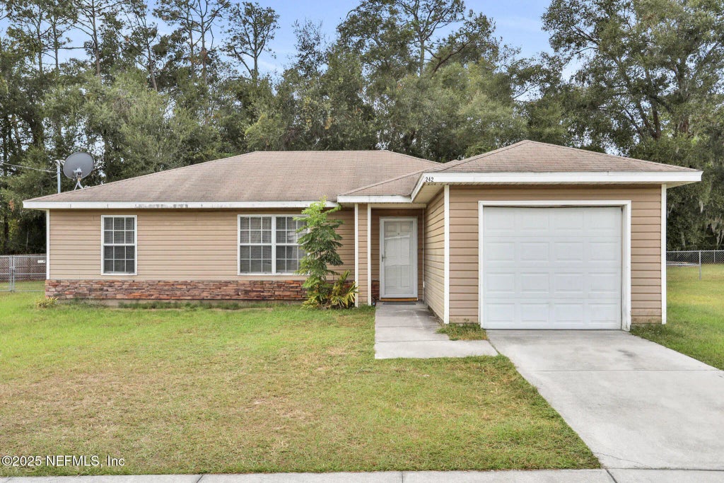 242 Mango Drive, Palatka