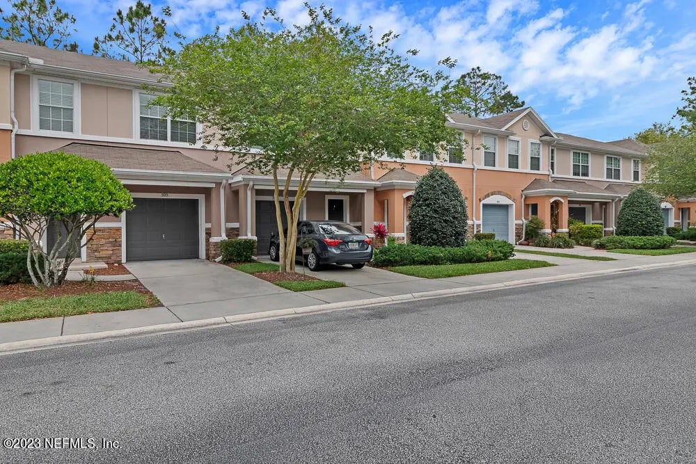 5915 Pavilion Drive, Jacksonville