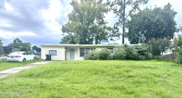 8045 Delaroche Drive, Jacksonville