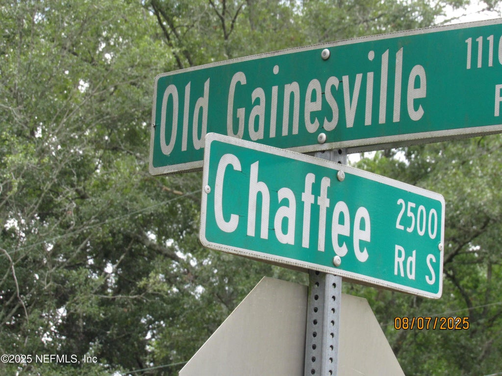 2487 Chaffee Road S, Jacksonville