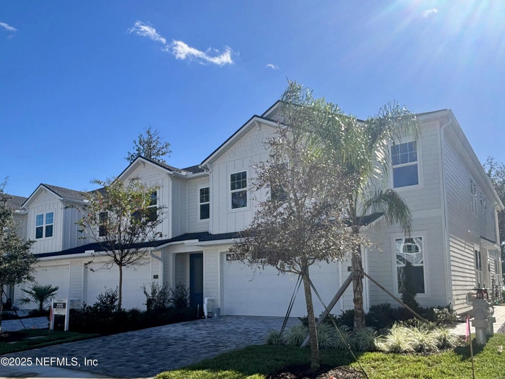 375 Oakmoss Drive, St. Johns