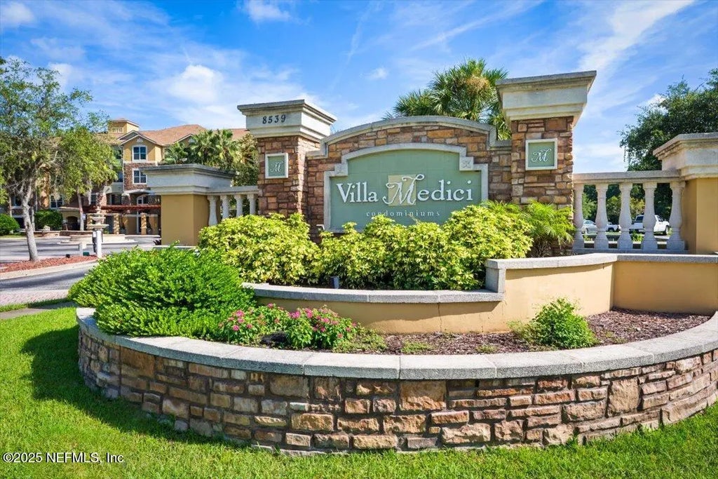 8539 Gate Parkway 9227, Jacksonville