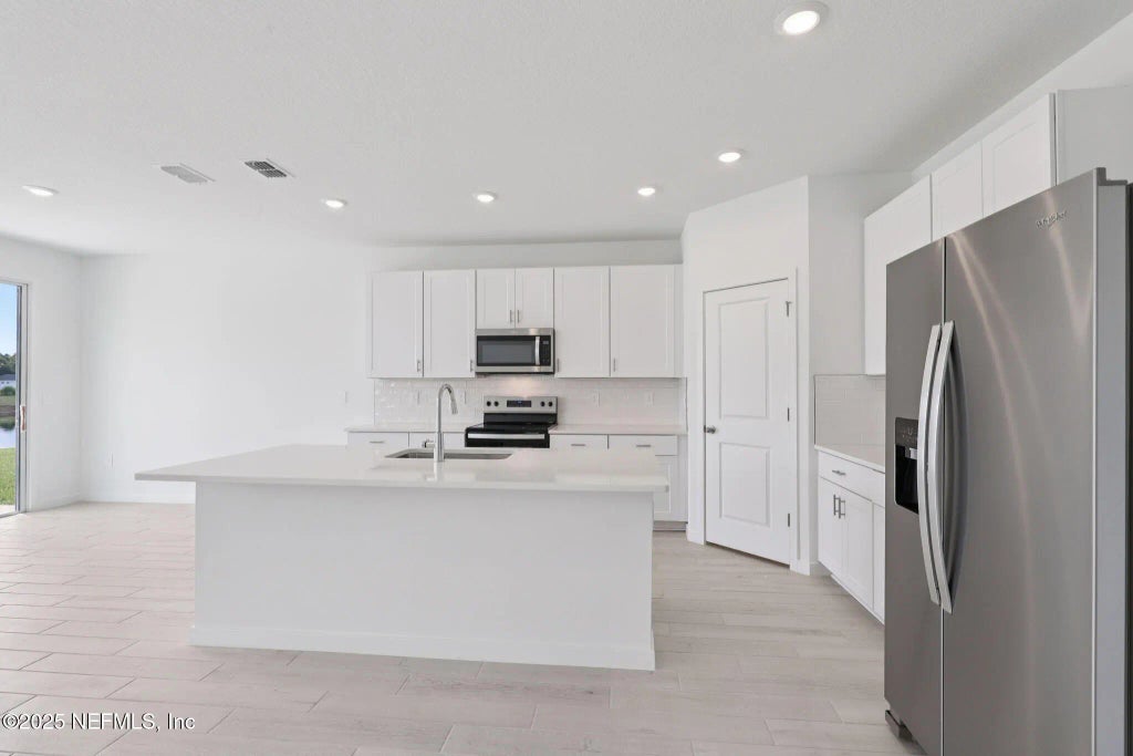 7454 Everett Forest Drive, Jacksonville