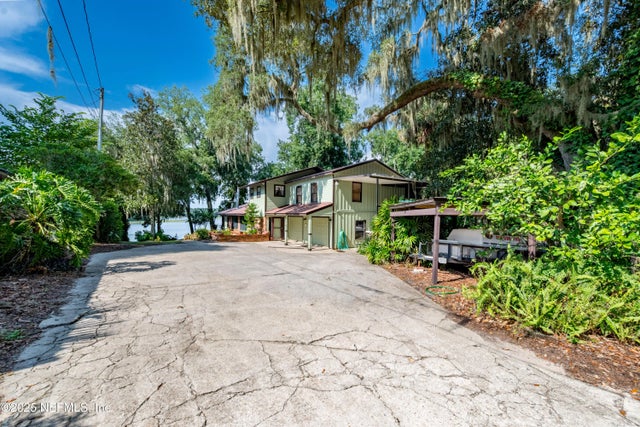 8166 Alderman Road, Melrose