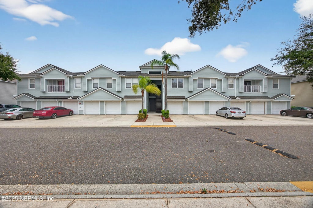 7047 Deer Lodge Circle 103, Jacksonville