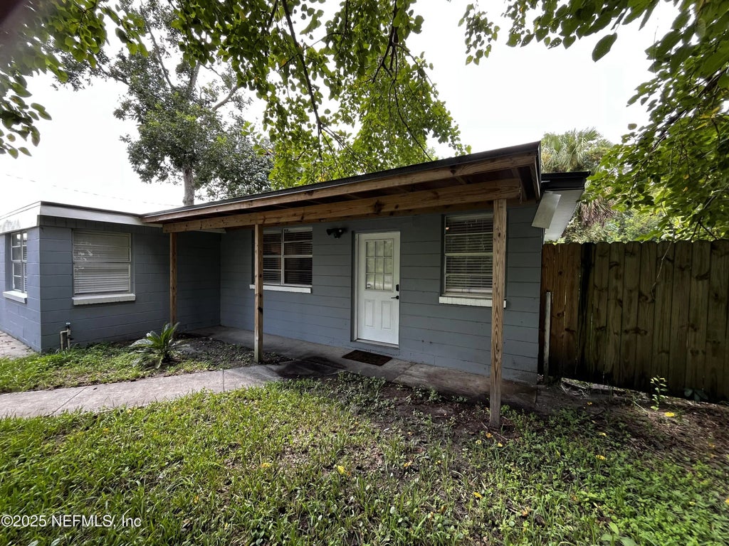 8608 2nd Avenue, Jacksonville