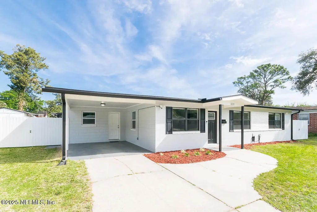 6221 Ashwood Lane, Jacksonville