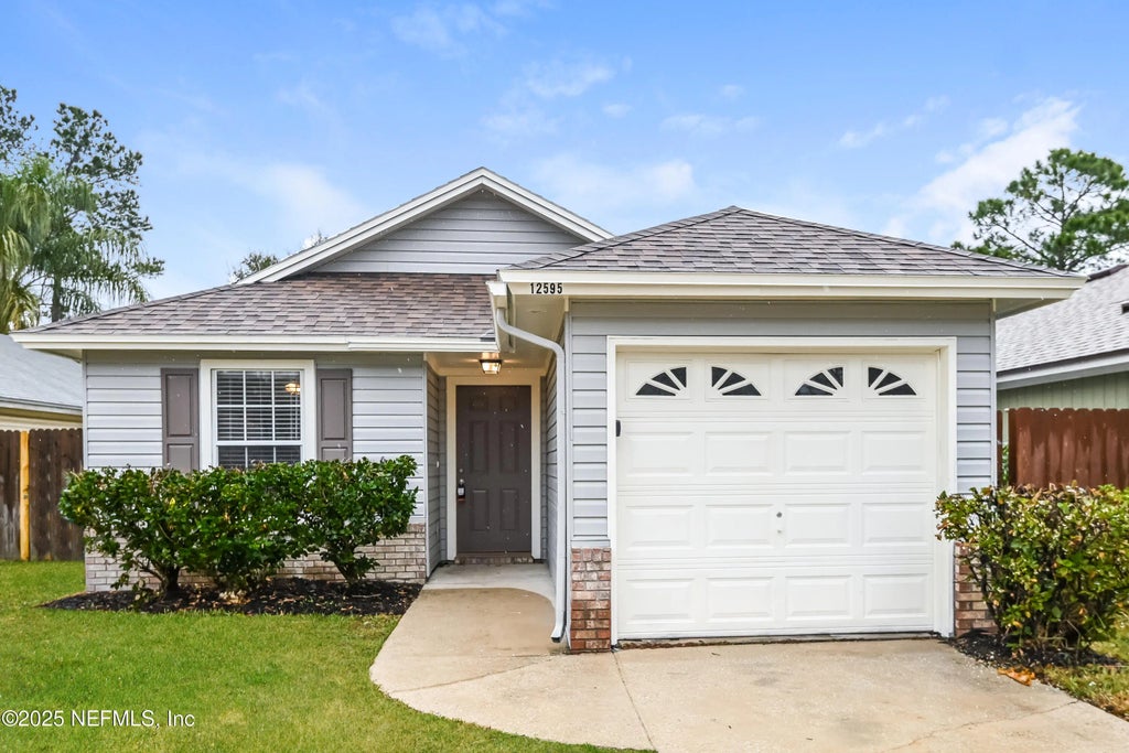 12595 Ashmore Green Drive N, Jacksonville