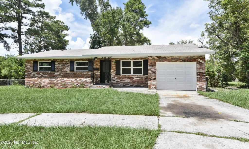 201 Saturn Lane N, Orange Park