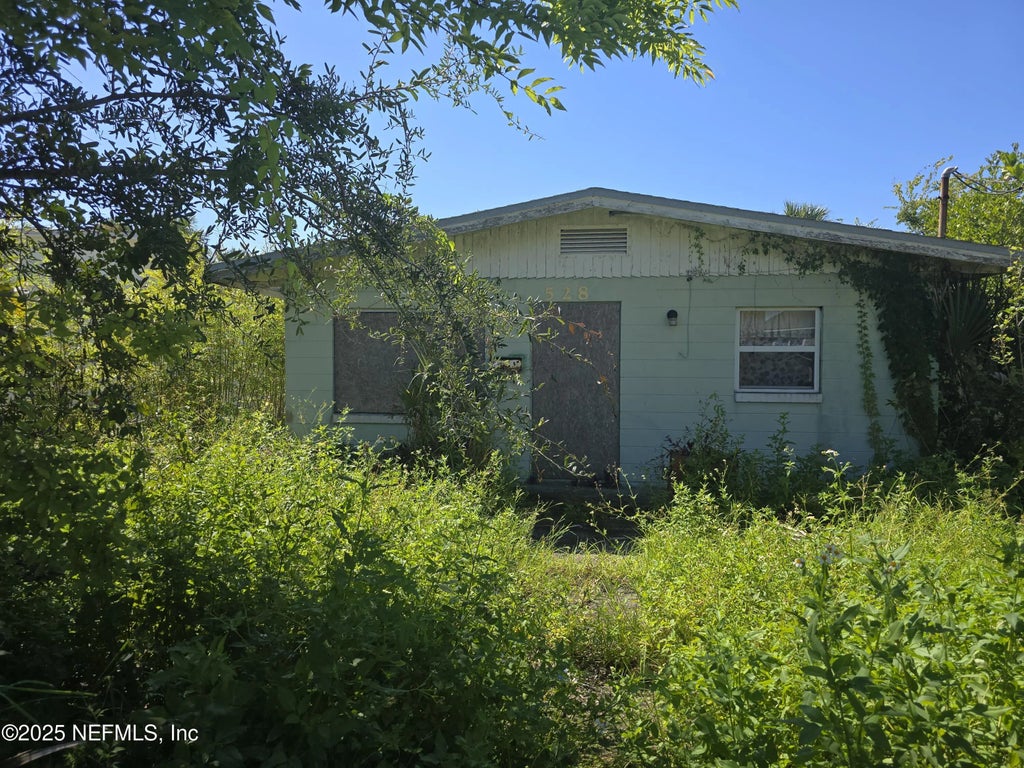 528 3rd Avenue S, Jacksonville Beach