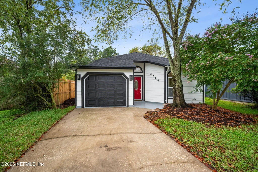6720 Long Meadow Circle S, Jacksonville