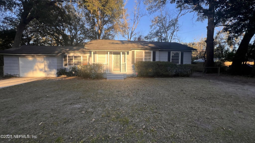 9047 Van Buren Avenue, Jacksonville