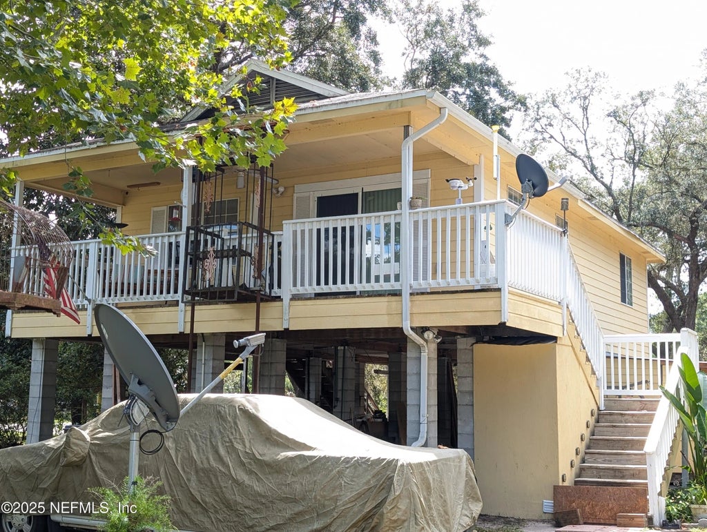 215 Maltas Avenue, Interlachen