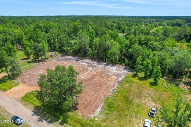 Breezy Lane, Callahan