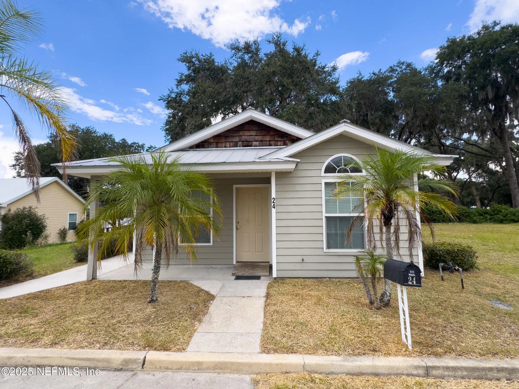 100 Ashton Circle 24, Welaka