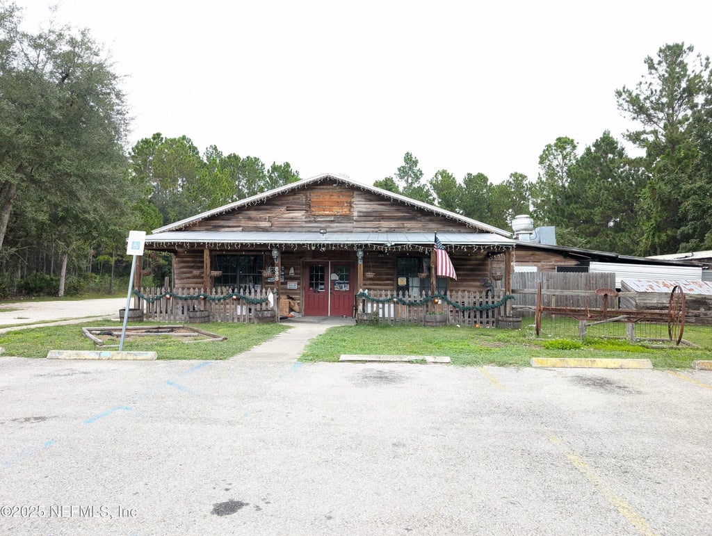 888 County Road 310, Interlachen