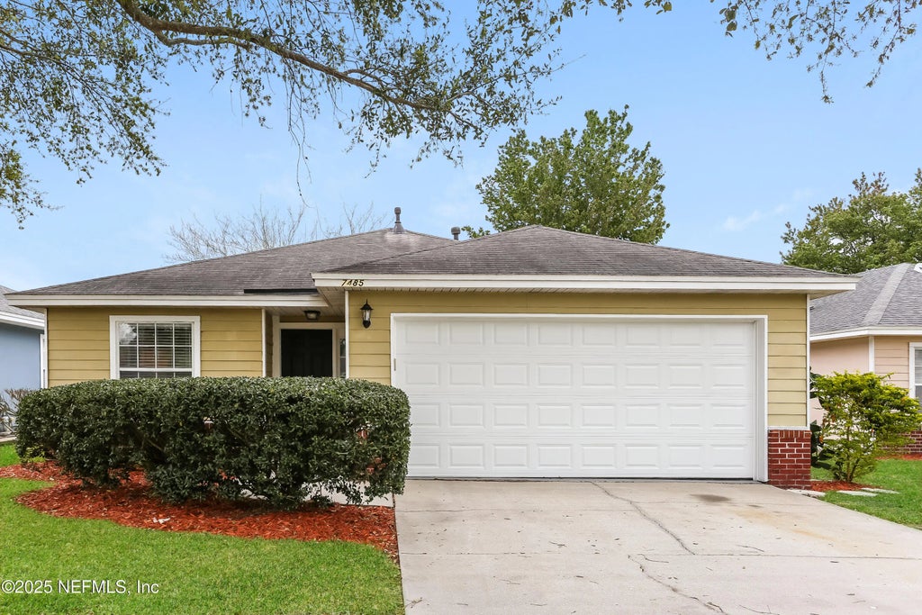 7485 International Village Drive, Jacksonville