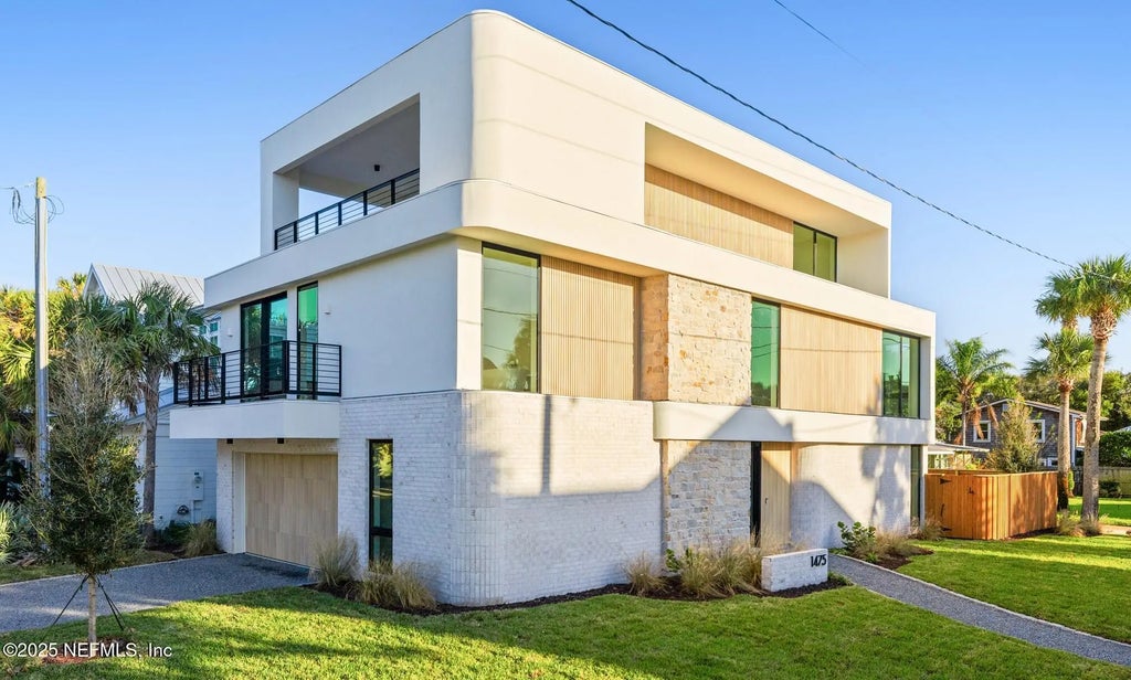 1475 Ocean Boulevard, Atlantic Beach