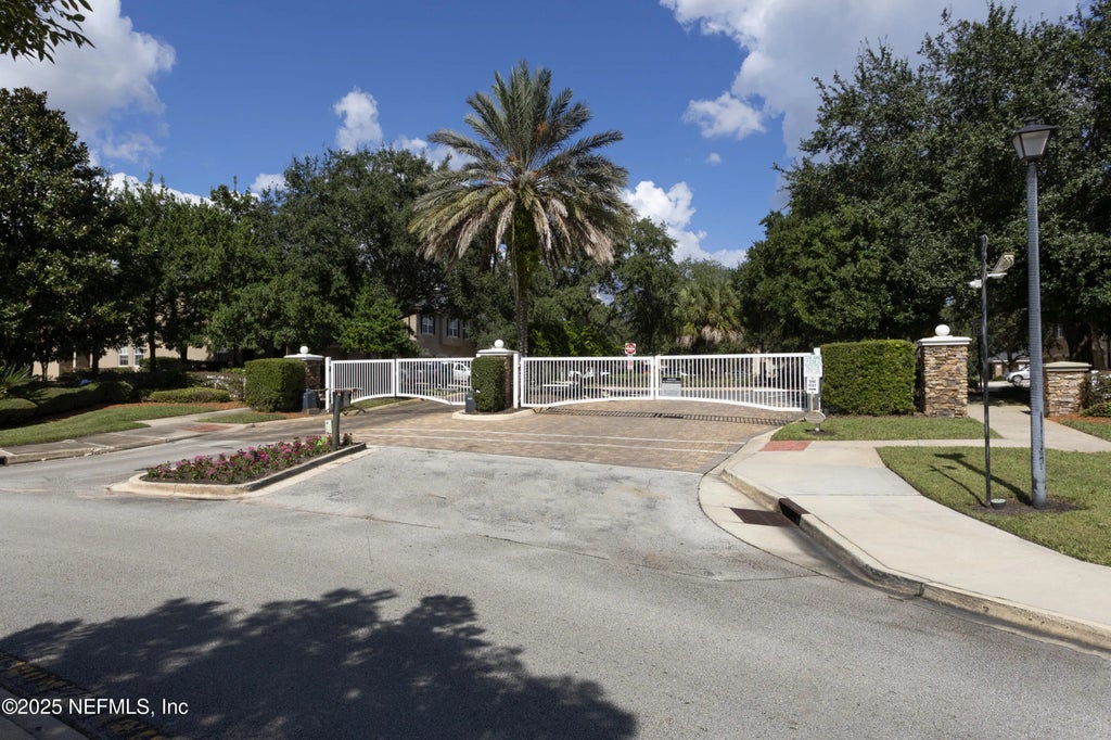 12301 Kernan Forest Boulevard 207, Jacksonville