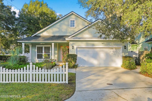 2010 Paradise Oaks Court, Jacksonville