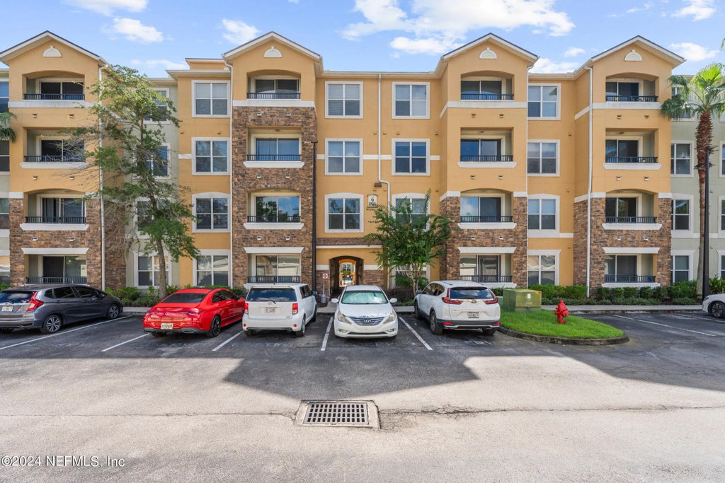 8539 Gate Parkway W 9241, Jacksonville