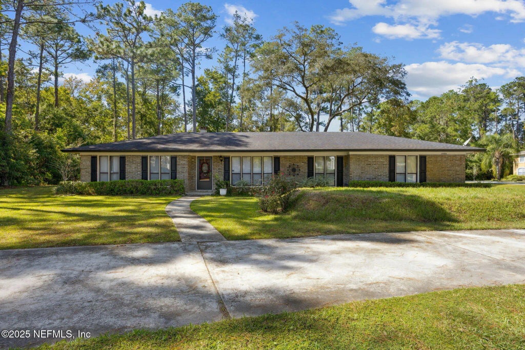15076 Cape Drive E, Jacksonville