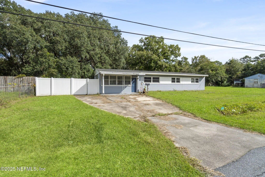 3223 Hampton Avenue E, Jacksonville