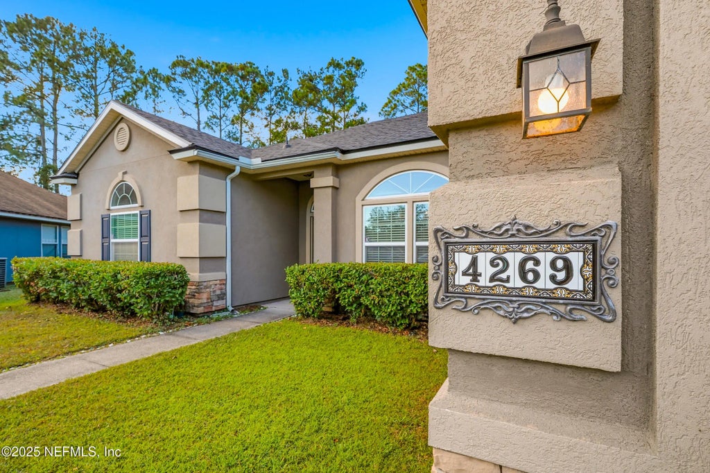4269 Victoria Lakes Drive W, Jacksonville