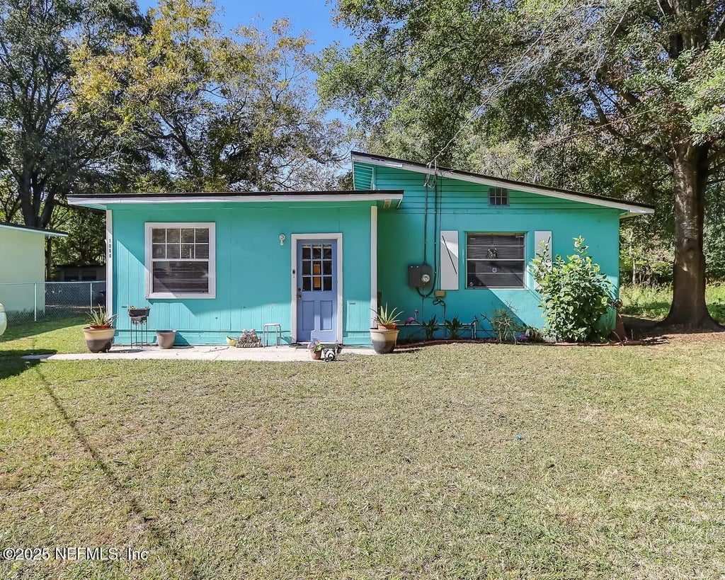 1066 Detroit Circle W, Jacksonville