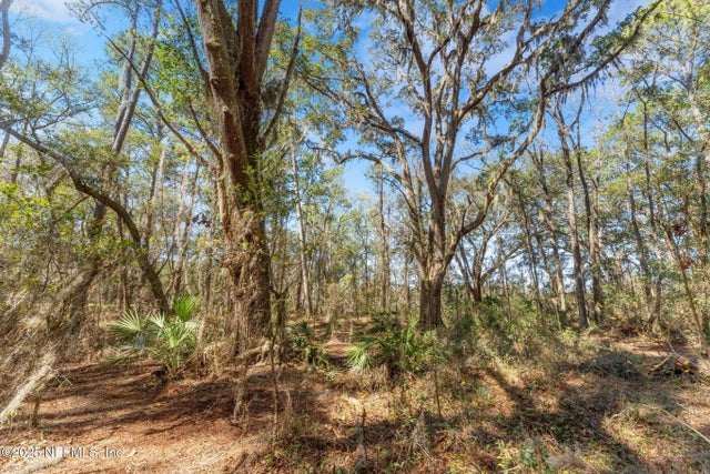 Polka Roadway, Clay Hill