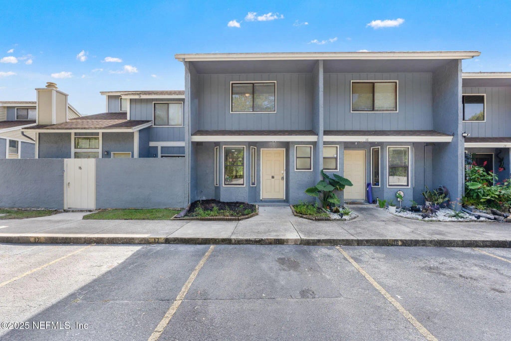 3517 Peeler Road 17, Jacksonville