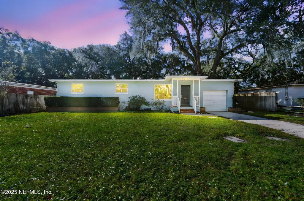 8640 Emerald Isle Circle S, Jacksonville