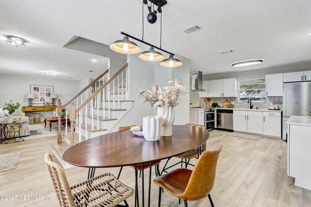 8837 Runnymeade Road, Jacksonville