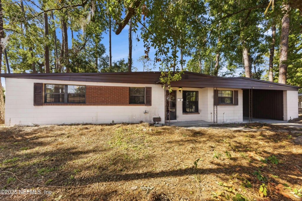 4266 Springwood Road W, Jacksonville