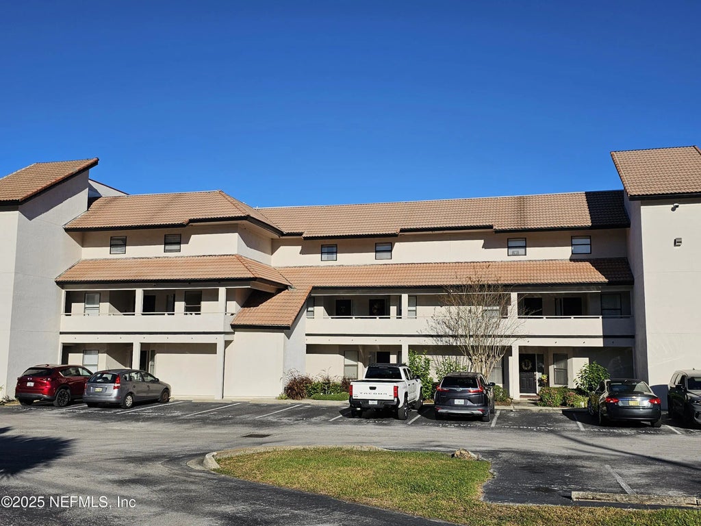 1307 River Hills Circle E 16, Jacksonville