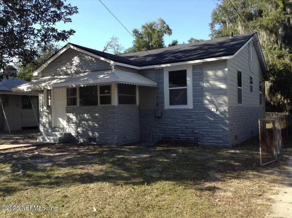 557 Chestnut Drive, Jacksonville