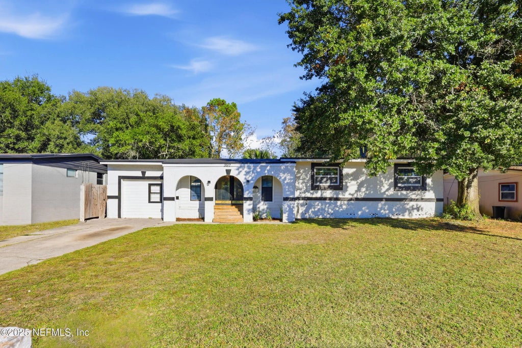 3517 Cesery Boulevard, Jacksonville