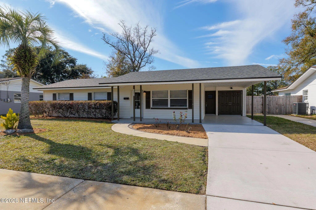 3268 E Victoria Court, Jacksonville
