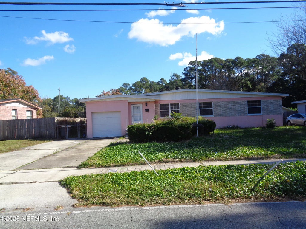 2115 East Road, Jacksonville