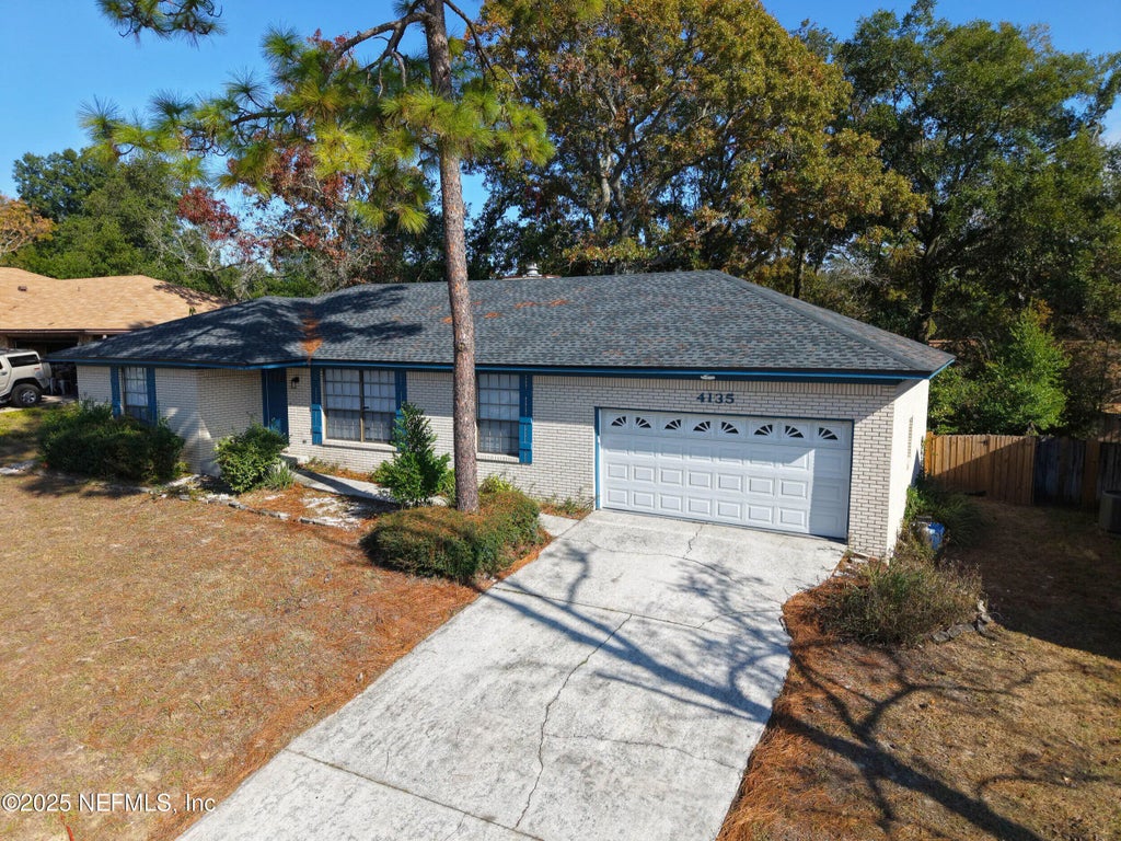 4135 Dawnridge Road E, Jacksonville