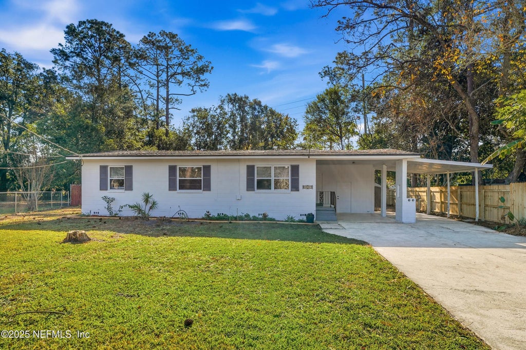 1995 E Burkholder Circle, Jacksonville