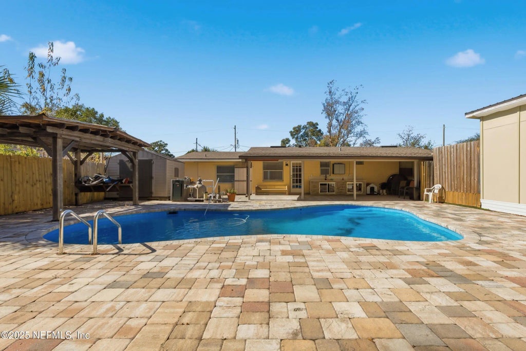 3227 Red Oak Drive, Jacksonville