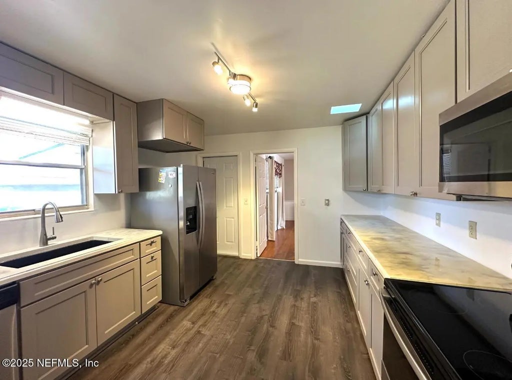 5550 Darlow Avenue, Jacksonville