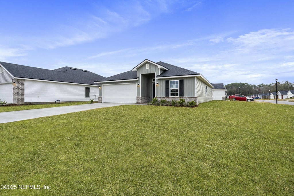 8223 Helmsley Boulevard, Jacksonville